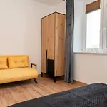 M&k Apartment *